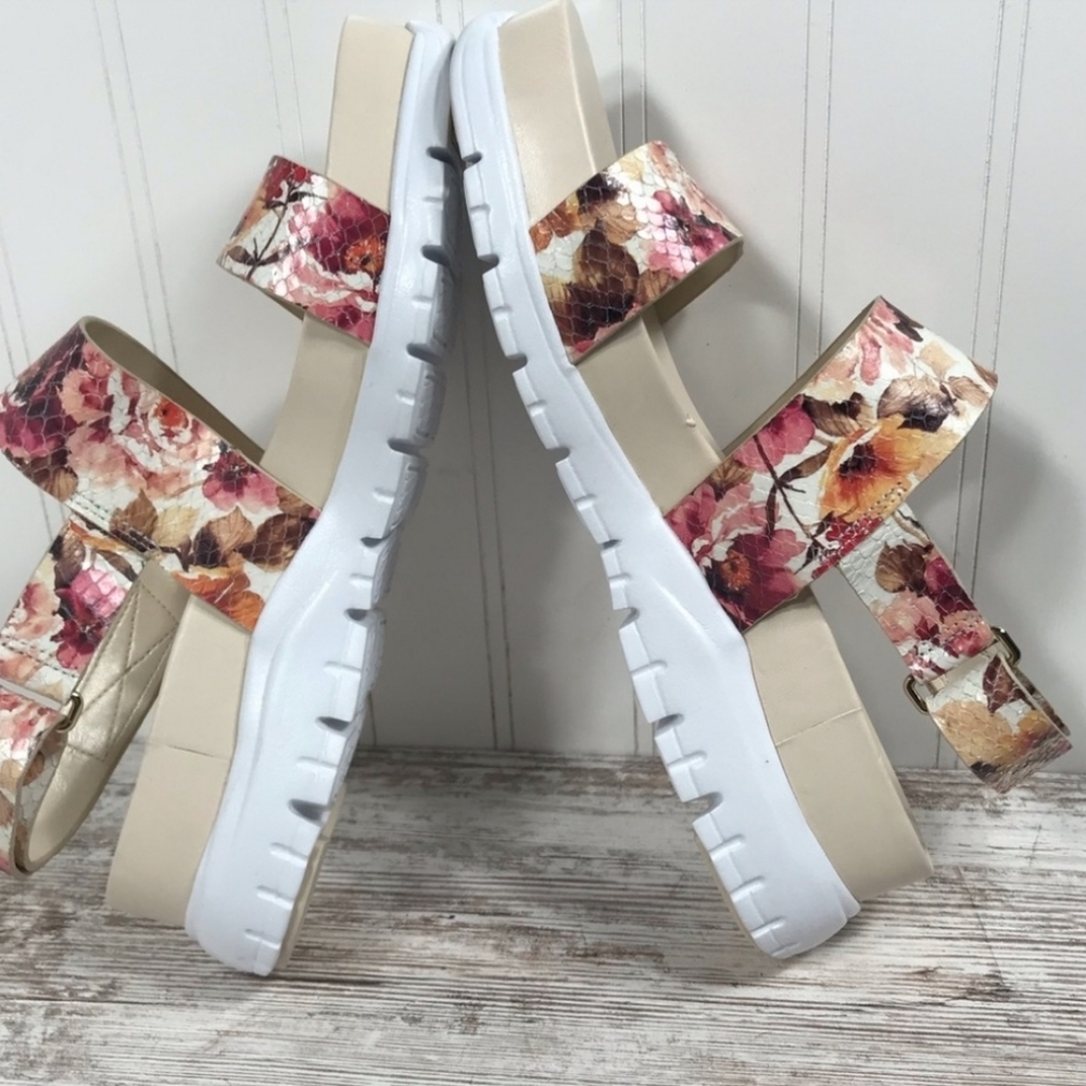 Cole Haan Floral sandals - size 7 1/2